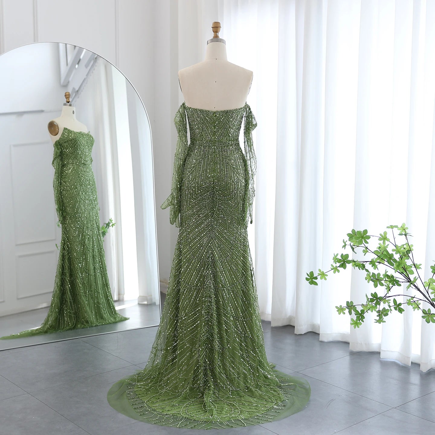 Luxury Green Evening Dresses with Gloves 2024