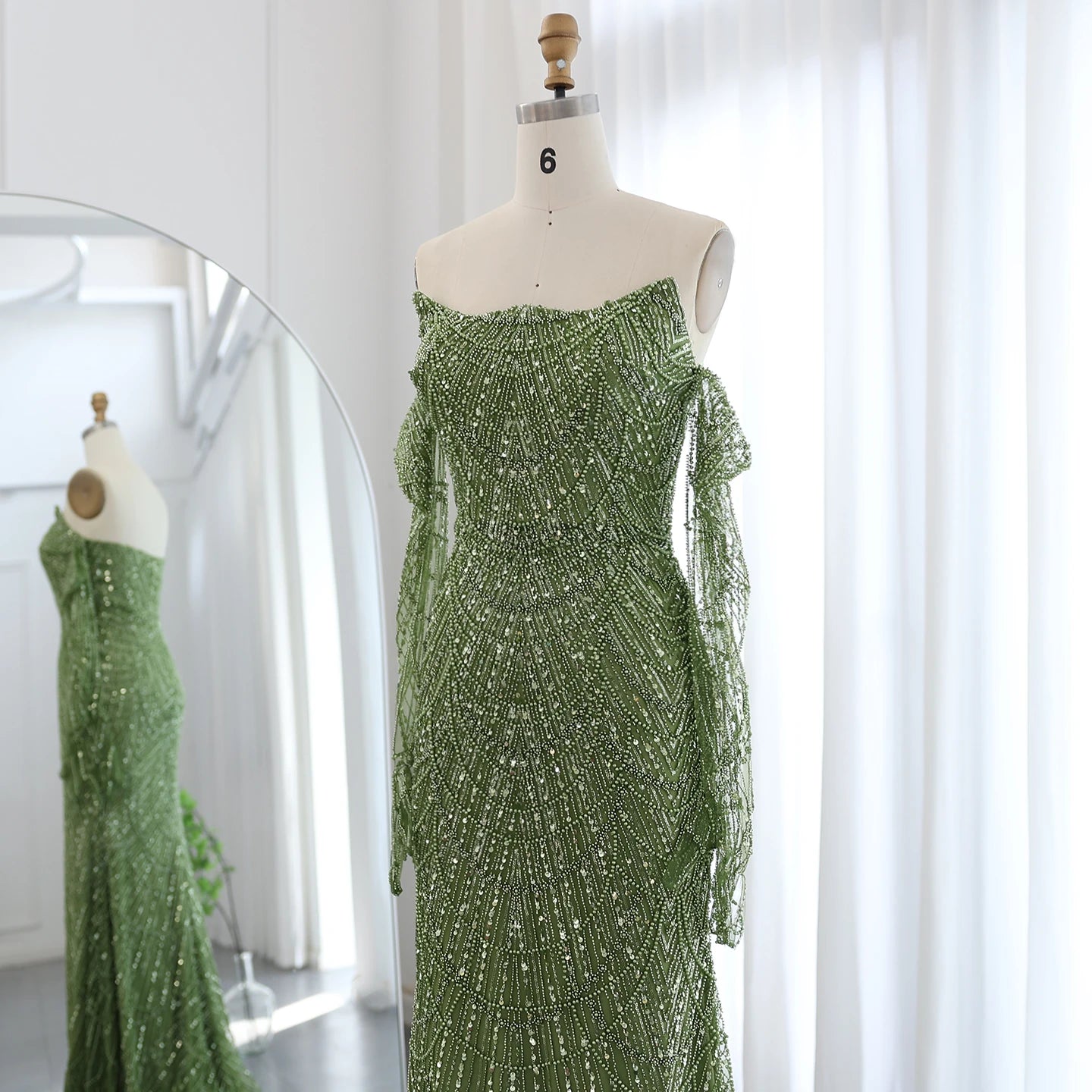 Luxury Green Evening Dresses with Gloves 2024